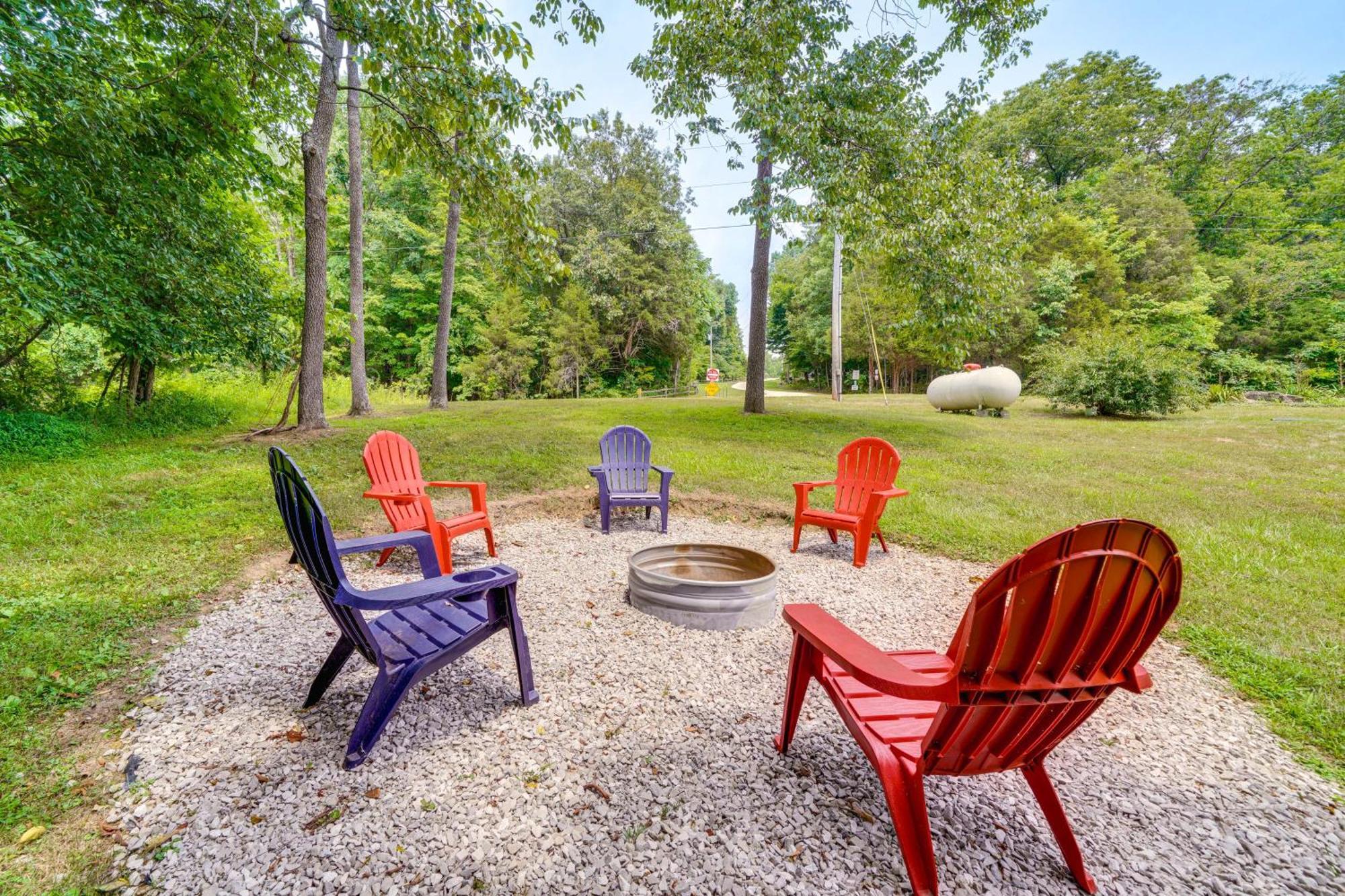 Modern Eckerty Home With Deck On Patoka Lake! Taswell Exterior foto