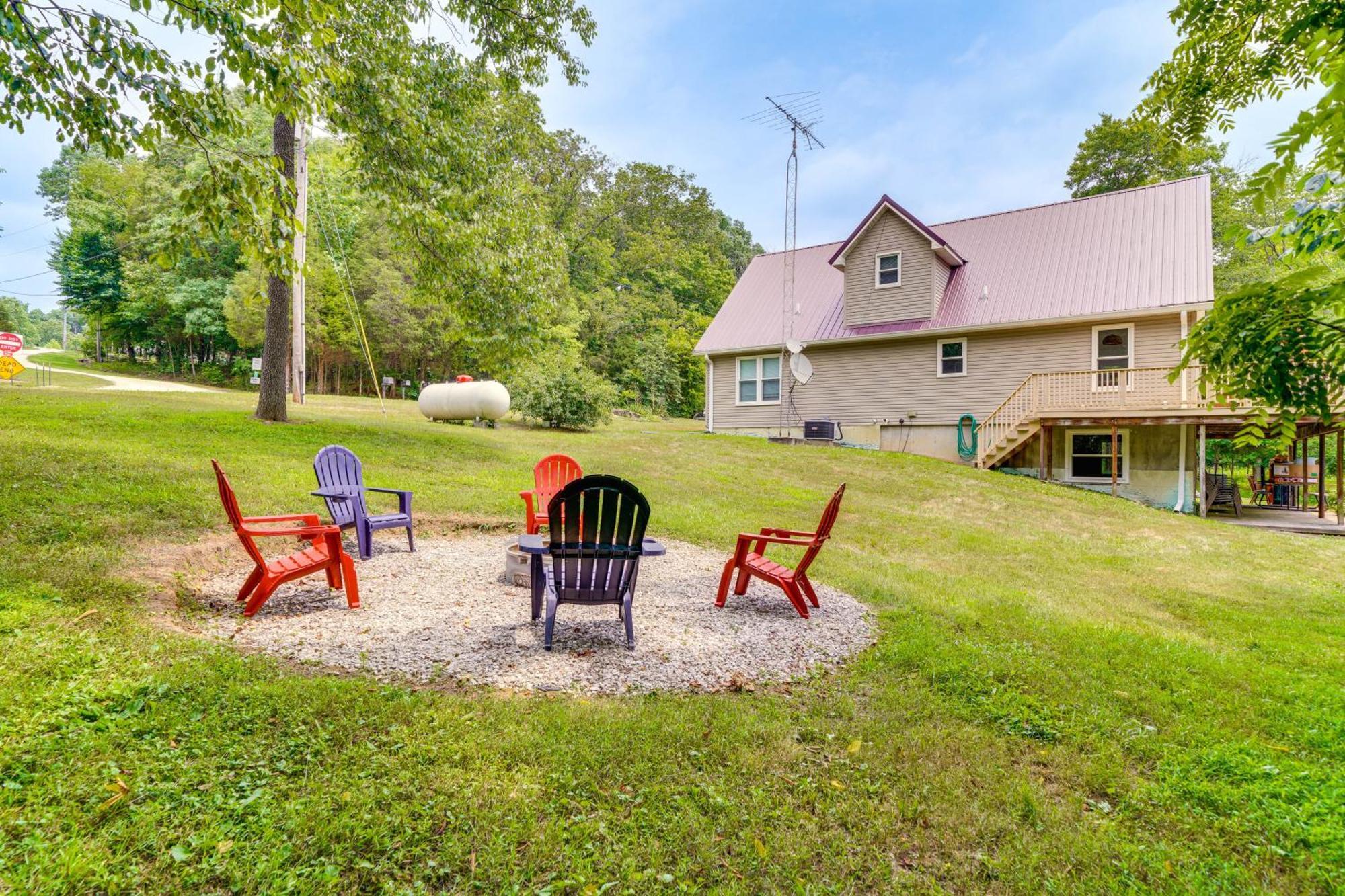 Modern Eckerty Home With Deck On Patoka Lake! Taswell Exterior foto