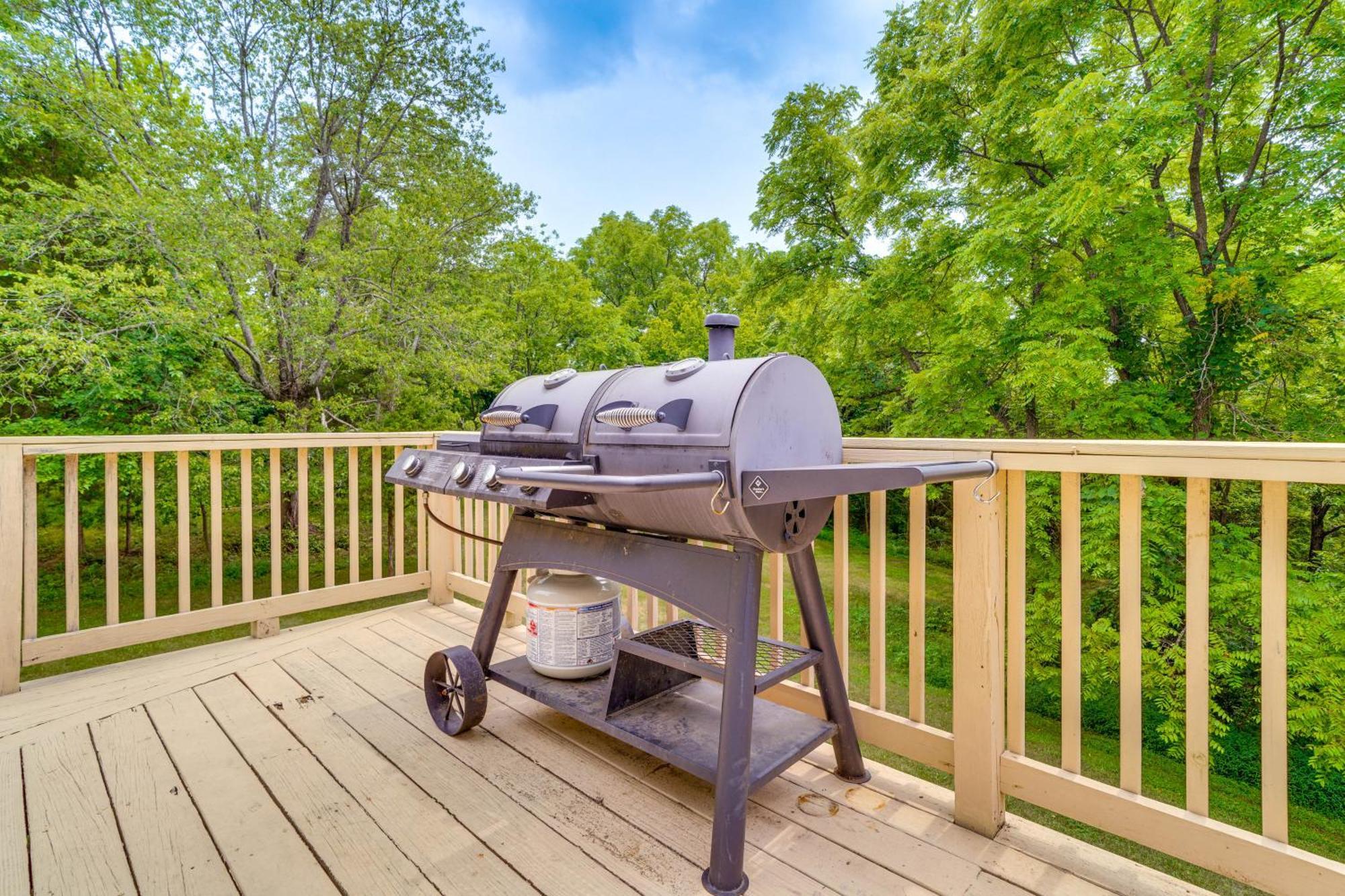 Modern Eckerty Home With Deck On Patoka Lake! Taswell Exterior foto
